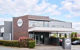 Abode Hotel Gungahlin 4*